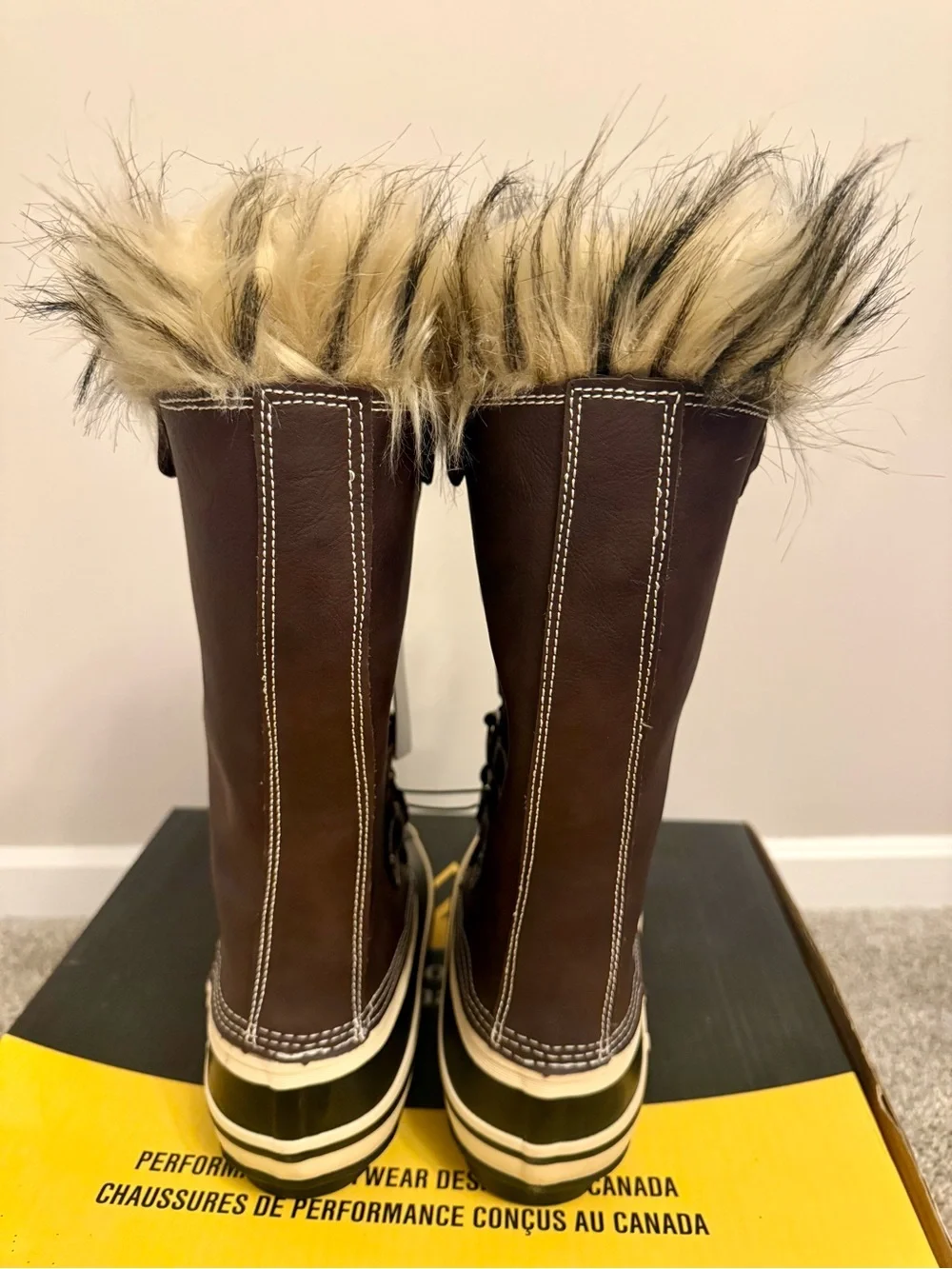 Absolute Canada Women's Brown Faux-Fur Lined Winter Lace-Up Boots